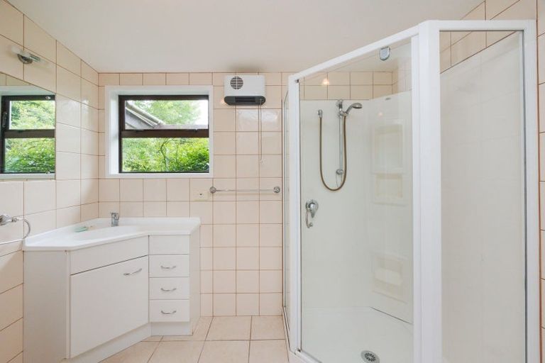 Photo of property in 12 Athlone Place, Hokowhitu, Palmerston North, 4410