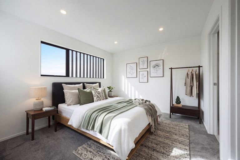 Photo of property in 12 Taupo Street, Green Bay, Auckland, 0604