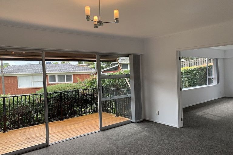 Photo of property in 15 Liston Crescent, Cockle Bay, Auckland, 2014