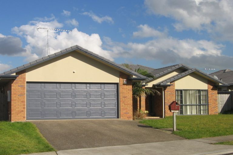 Photo of property in 13 Shankill Place, East Tamaki, Auckland, 2013