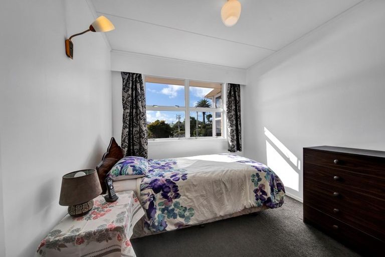 Photo of property in 124 Pioneer Road, Moturoa, New Plymouth, 4310