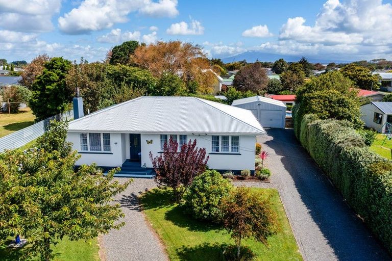Photo of property in 63 Turuturu Road, Hawera, 4610
