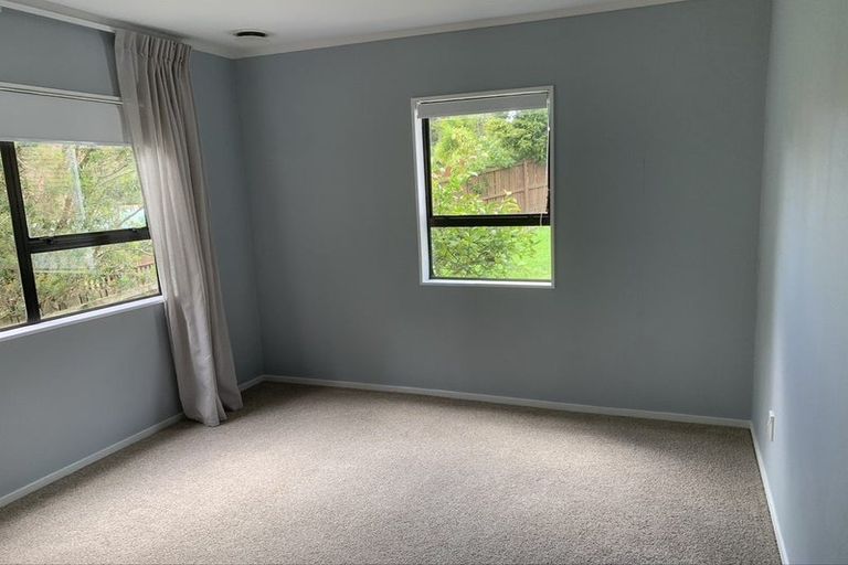 Photo of property in 2/11 Emery Grove, Bayview, Auckland, 0629