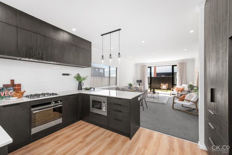 Photo of property in 3 Aston Crescent, Wallaceville, Upper Hutt, 5018