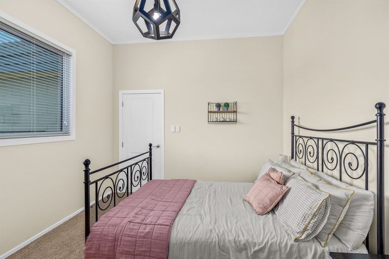 Photo of property in 21 Montclair Rise, Browns Bay, Auckland, 0630