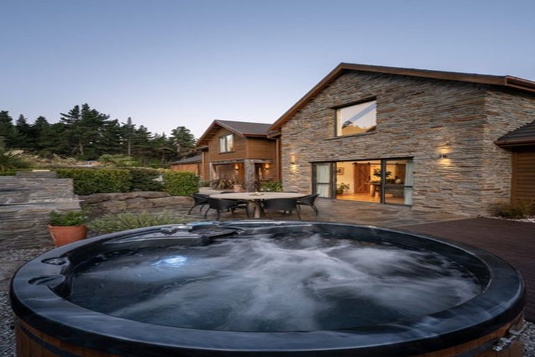 Photo of property in 1147b Lake Hawea-albert Town Road, Albert Town, Wanaka, 9382