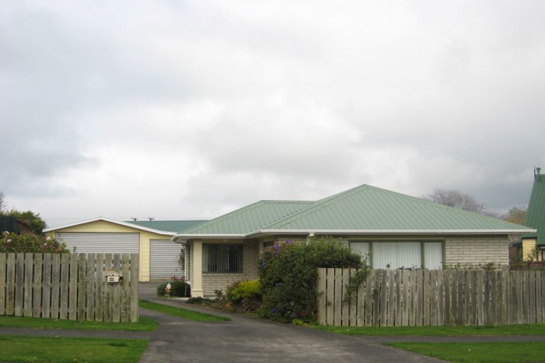 Photo of property in 25 Tiverton Crescent, Whalers Gate, New Plymouth, 4310