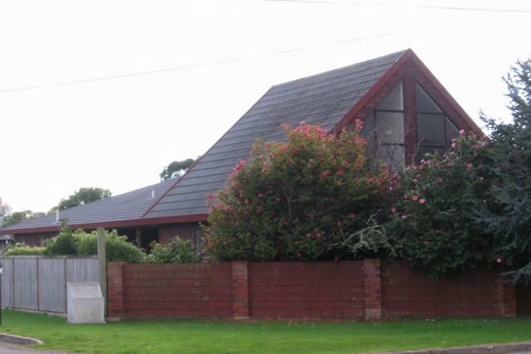 Photo of property in 6 Greenaway Road, Waikanae, 5036