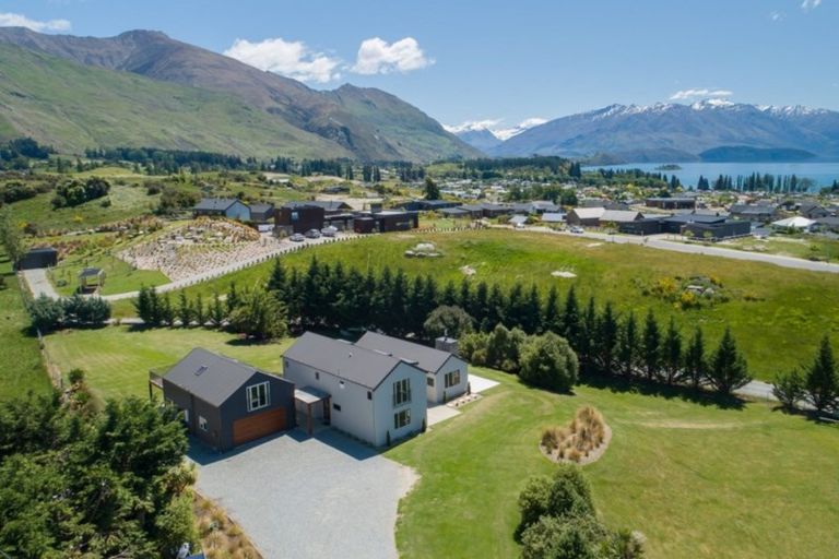 Photo of property in 42 Studholme Road, Wanaka, 9382