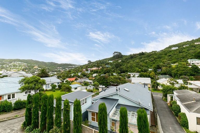 Photo of property in 102a Parkvale Road, Karori, Wellington, 6012