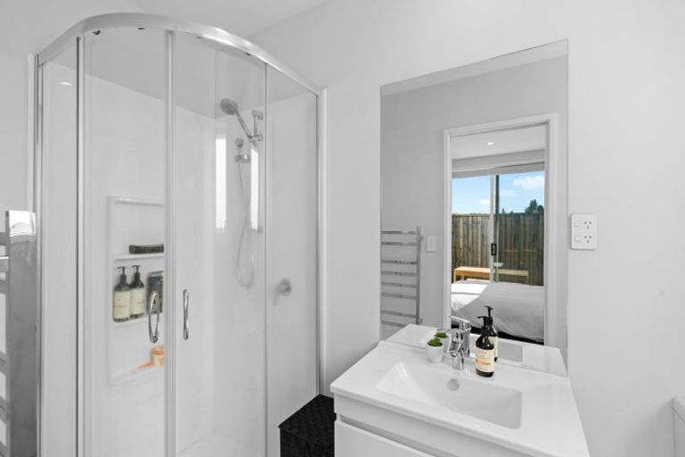 Photo of property in 5 Kotata Lane, Poike, Tauranga, 3112