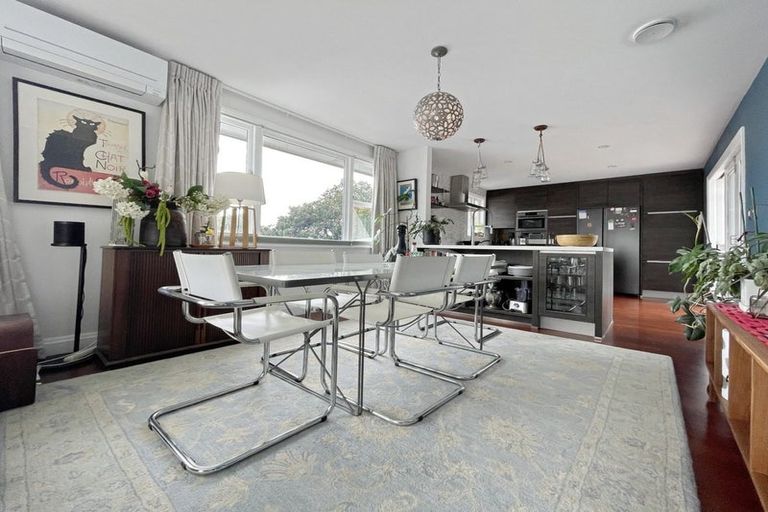 Photo of property in 95 Beazley Avenue, Paparangi, Wellington, 6037