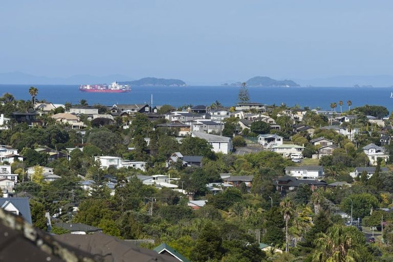 Photo of property in 42 Penguin Drive, Murrays Bay, Auckland, 0630