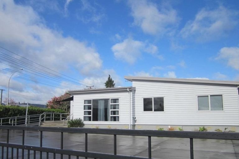 Photo of property in 2 Sunrise Avenue, Owhata, Rotorua, 3010