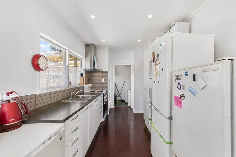 Photo of property in 123 Riverpark Crescent, Henderson, Auckland, 0610