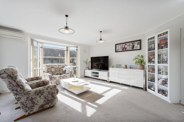 Photo of property in 2/73 Vintage Drive, Henderson, Auckland, 0612