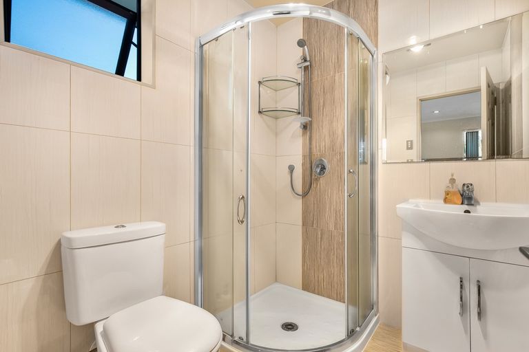 Photo of property in 5a Tiari Place, Mangere East, Auckland, 2024