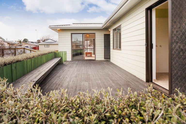 Photo of property in 26 Peppertree Glade, Kelvin Grove, Palmerston North, 4414