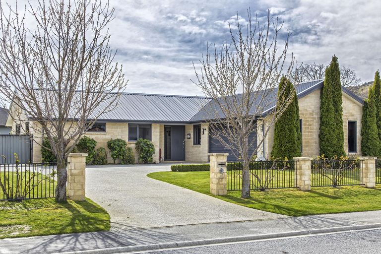 Photo of property in 4 Sunhaven Cove, Cromwell, 9310