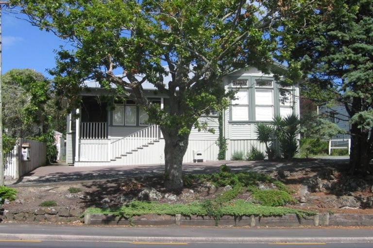 Photo of property in 17 Lake Road, Devonport, Auckland, 0624