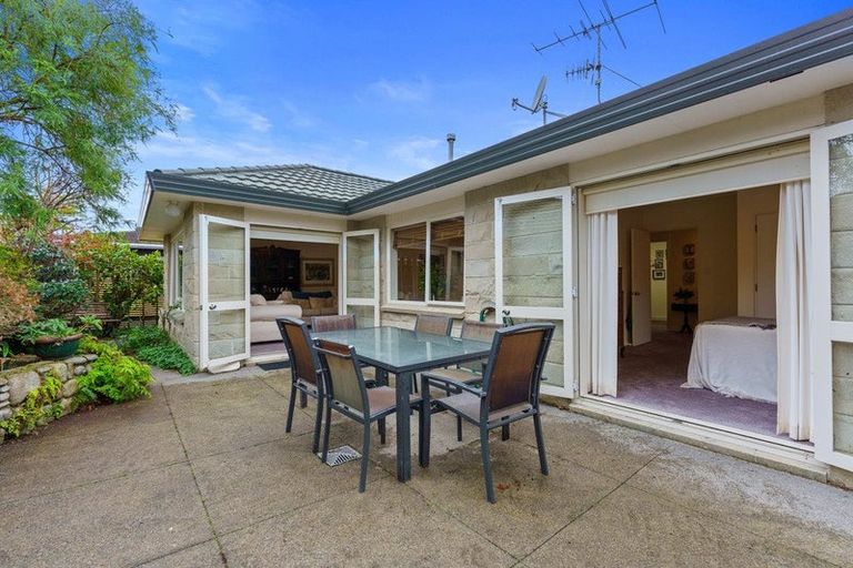 Photo of property in 31 Rosebank Grove, Waikanae, 5036