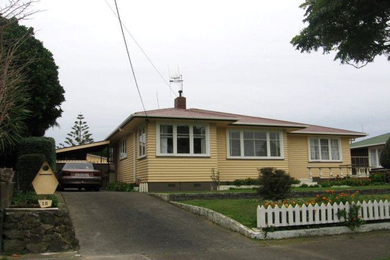 Photo of property in 15 Peters Avenue, Cloverlea, Palmerston North, 4412