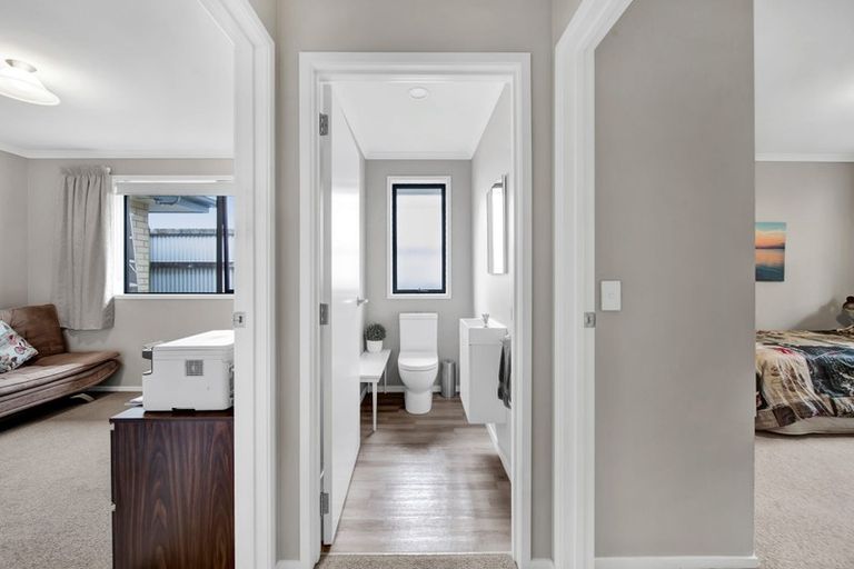 Photo of property in 156a Mangorei Road, Merrilands, New Plymouth, 4312