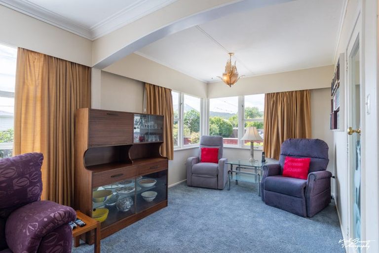 Photo of property in 33 Garden Road, Avalon, Lower Hutt, 5011