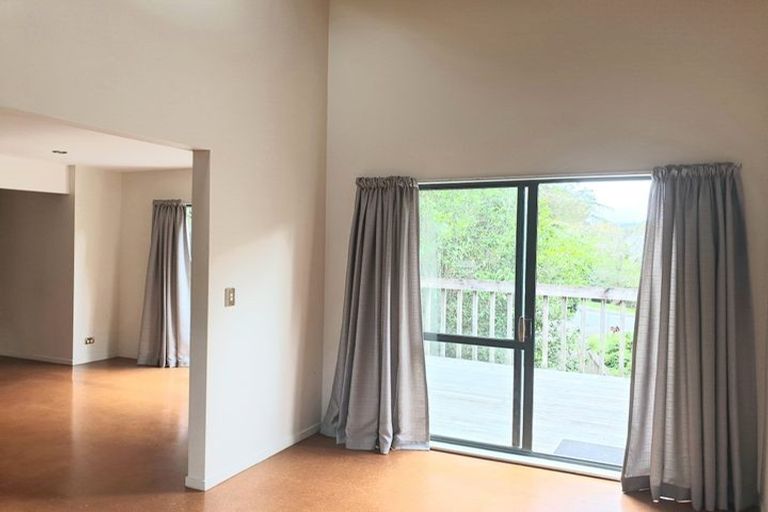 Photo of property in 50 Sunnyhaven Avenue, Beach Haven, Auckland, 0626