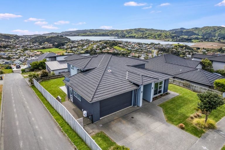 Photo of property in 105 Endeavour Drive, Whitby, Porirua, 5024