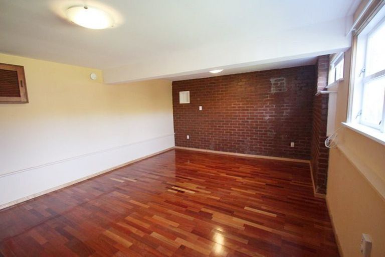 Photo of property in 50 Melrose Road, Island Bay, Wellington, 6023