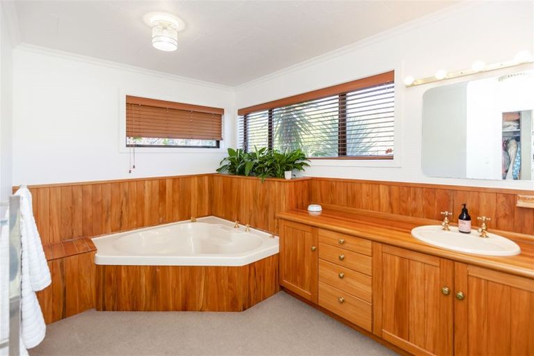 Photo of property in 88 Matatua Road, Raumati Beach, Paraparaumu, 5032
