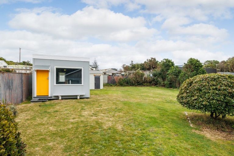 Photo of property in 36 Signal Street, Foxton Beach, Foxton, 4815