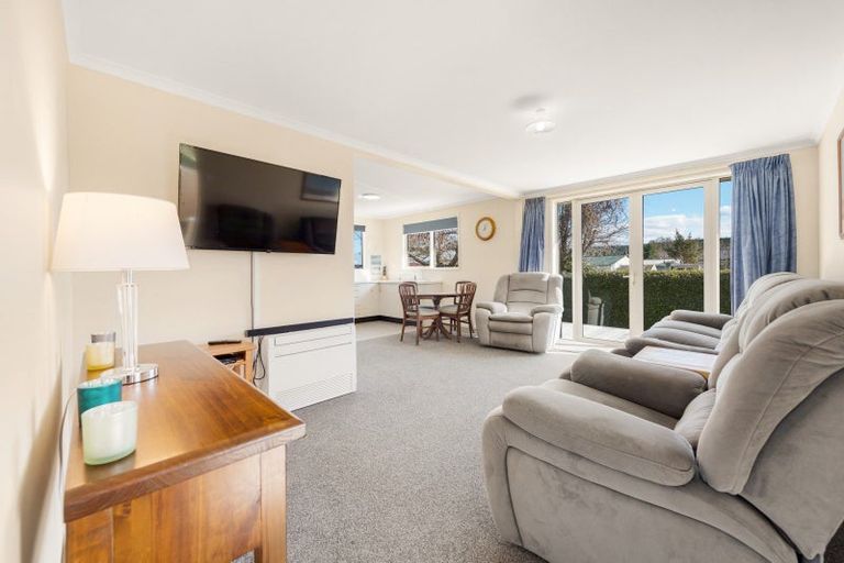 Photo of property in 42 Newburn Street, Waikaia, 9778