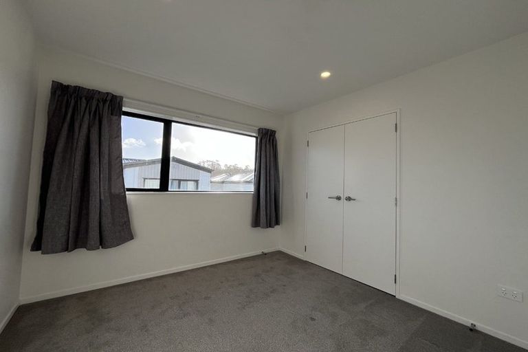 Photo of property in 10/535 Swanson Road, Ranui, Auckland, 0612