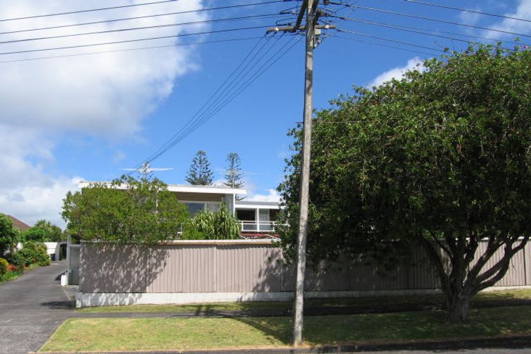 Photo of property in 1/10 Prospect Terrace, Milford, Auckland, 0620