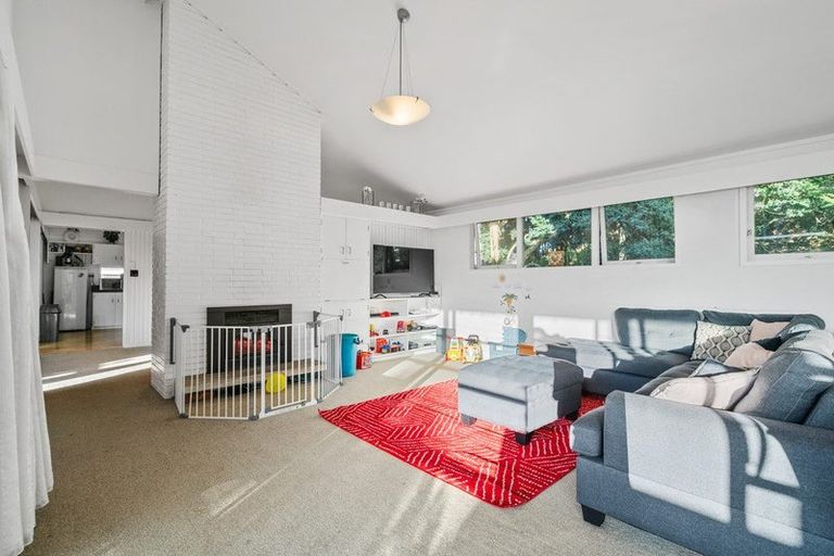 Photo of property in 27 Walpole Avenue, Hillpark, Auckland, 2102