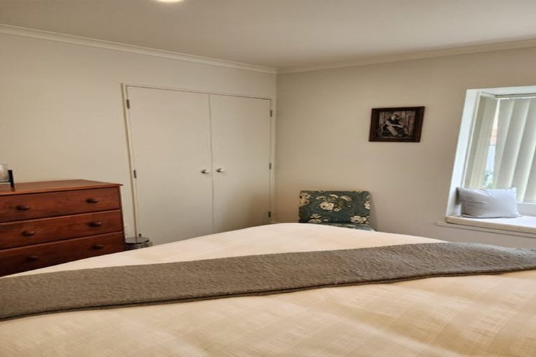 Photo of property in 12 Shelter Grove, Frankleigh Park, New Plymouth, 4310