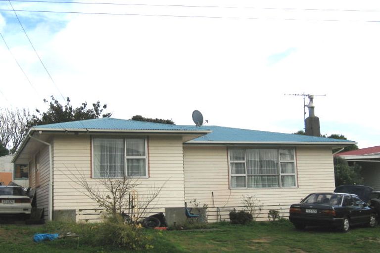 Photo of property in 93 Driver Crescent, Cannons Creek, Porirua, 5024
