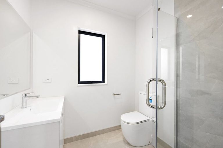 Photo of property in 1/1 Mitcham Avenue, Forest Lake, Hamilton, 3200