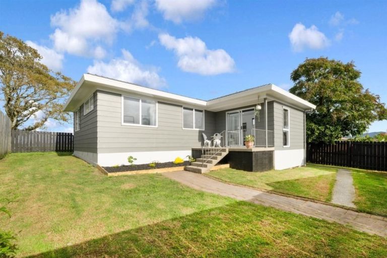 Photo of property in 2/77 Luanda Drive, Ranui, Auckland, 0612