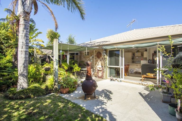 Photo of property in 10 Summerland Crescent, Papamoa Beach, Papamoa, 3118