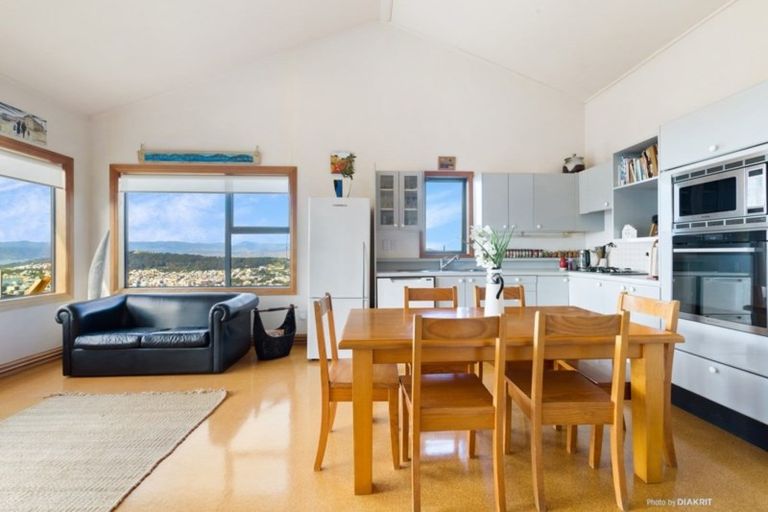 Photo of property in 17 Highbury Crescent, Highbury, Wellington, 6012