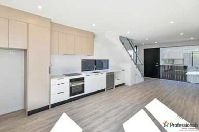 Photo of property in 72c Omana Road, Papatoetoe, Auckland, 2025