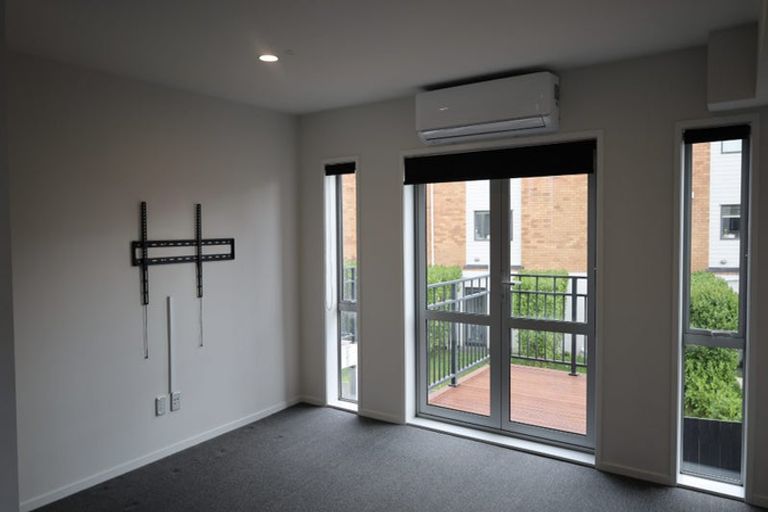 Photo of property in 60 Niu Lane, Te Atatu South, Auckland, 0610