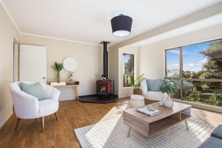 Photo of property in 4 Te Kura Road, Pukerua Bay, 5026