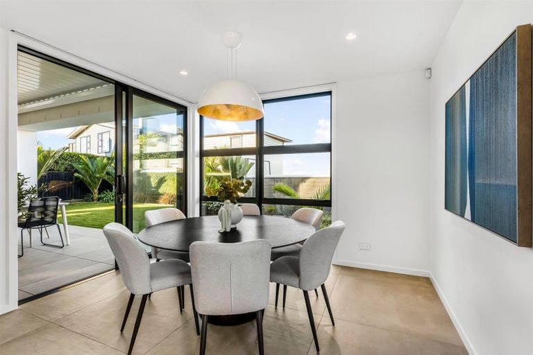 Photo of property in 23 Muritai Road, Milford, Auckland, 0620