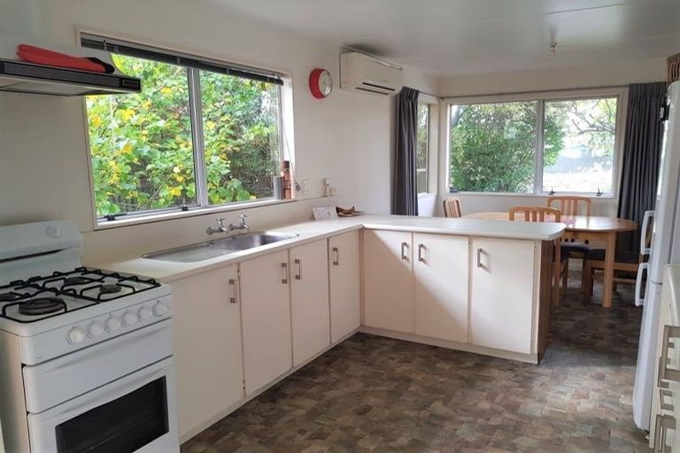 Photo of property in 2 Newton Place, Westbrook, Palmerston North, 4412