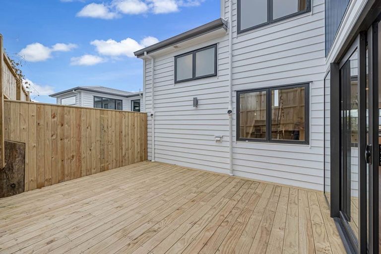 Photo of property in 29d Rotoiti Avenue, Pakuranga Heights, Auckland, 2010