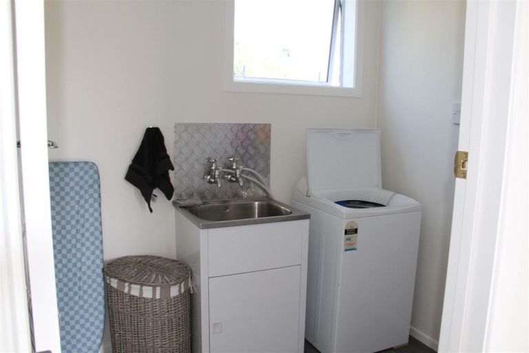 Photo of property in 33 Main Road, Tuatapere, 9620